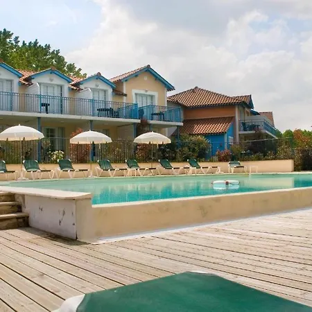 Pierre & Le Hameau Du 3*