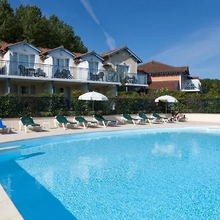Pierre & Le Hameau Du Marciac